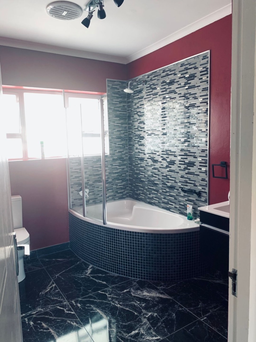 3 Bedroom Property for Sale in Summerstrand Eastern Cape